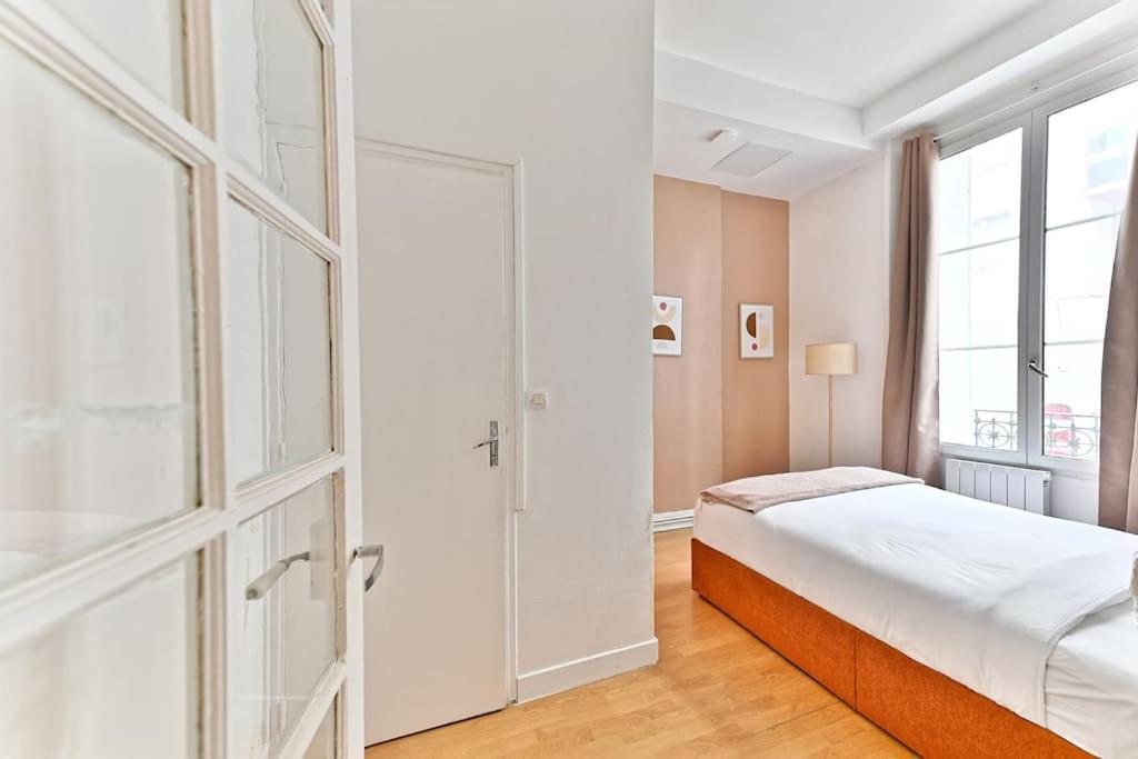Appartement Magnifique Neuf Rose 14eme - Ii Parijs